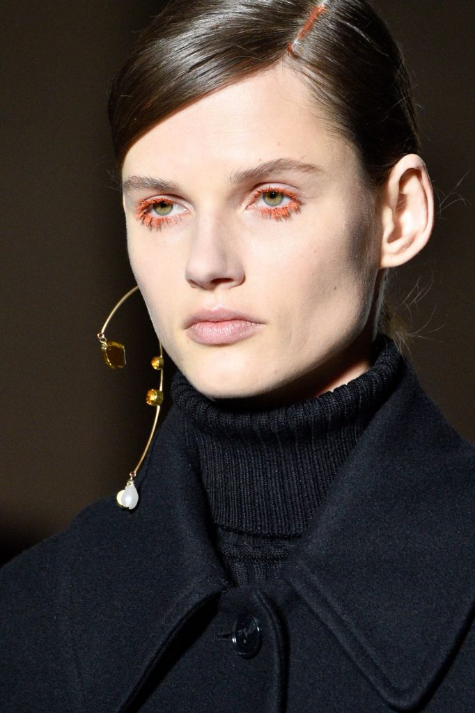 Dries Van Noten trendy w makijażu 2018 Vogue Dries Van Noten trendy w makijażu 2018 Vogue