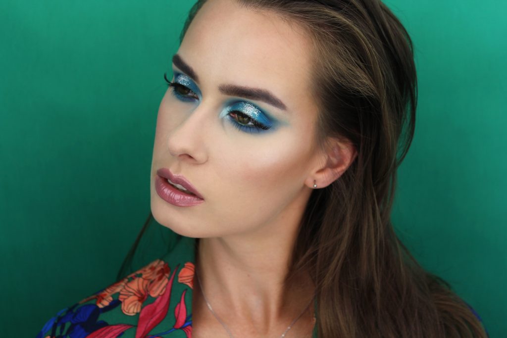 makijaz spotlight niebieski glitter brillants od nyx professional makeup