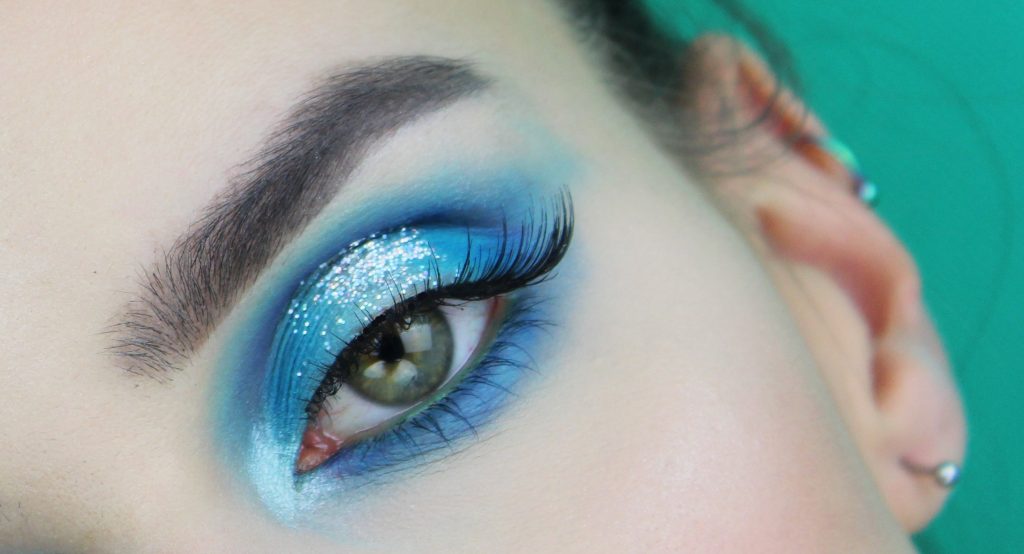 makijaz spotlight niebieski glitter brillants od nyx professional makeup
